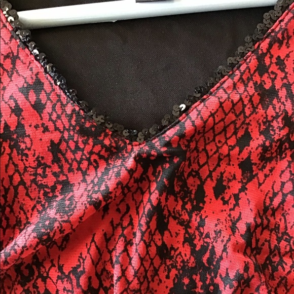 Top - Picture 4 of 9